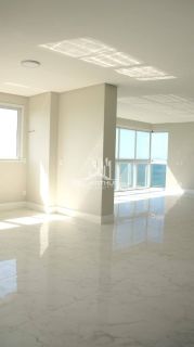 Cobertura de Alto Padrão com 4 Suítes e Condomínio Completo em Penha!