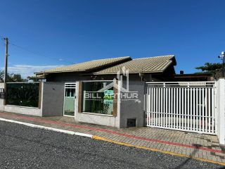 Casa Alto Padrão Mobiliada com Área Gourmet, Próxima ao Rio Piçarras!