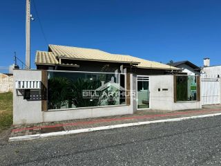 Casa Alto Padrão Mobiliada com Área Gourmet, Próxima ao Rio Piçarras!