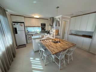 Casa Alto Padrão Mobiliada com Área Gourmet, Próxima ao Rio Piçarras!