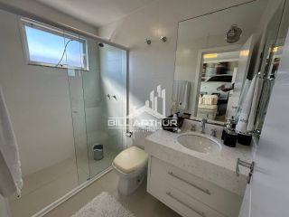 Casa Alto Padrão Mobiliada com Área Gourmet, Próxima ao Rio Piçarras!