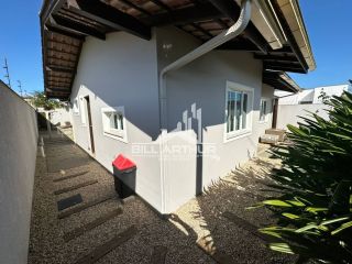 Casa Alto Padrão Mobiliada com Área Gourmet, Próxima ao Rio Piçarras!