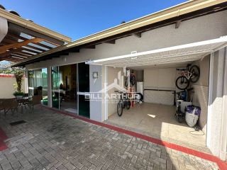 Casa Alto Padrão Mobiliada com Área Gourmet, Próxima ao Rio Piçarras!