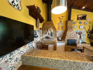 Casa Alto Padrão Mobiliada com Área Gourmet, Próxima ao Rio Piçarras!
