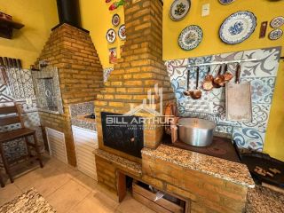 Casa Alto Padrão Mobiliada com Área Gourmet, Próxima ao Rio Piçarras!