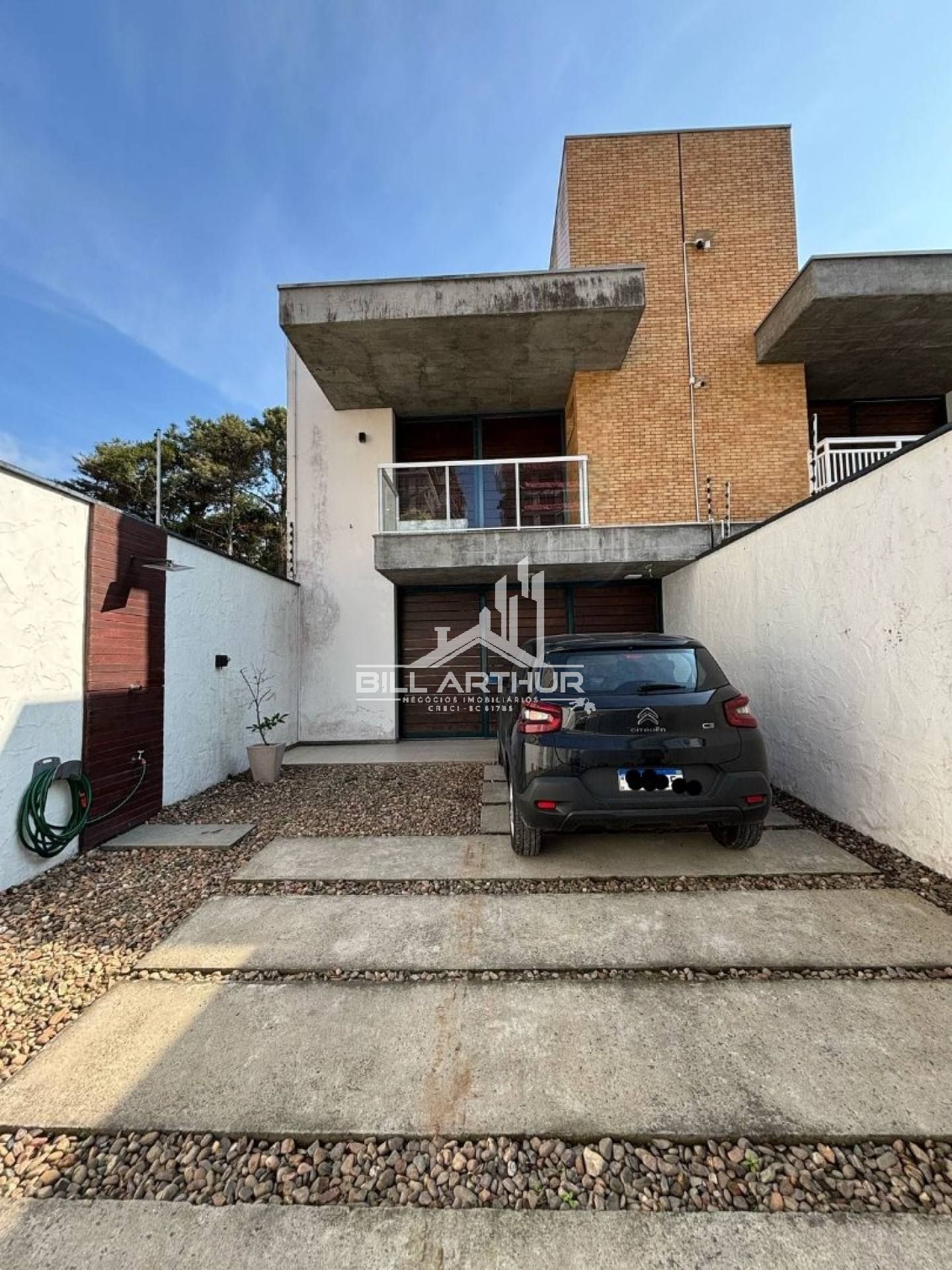 Casa Alto Padrão Mobiliada com 3 Suítes e Spa com Hidromassagem em Balneário Piçarras!