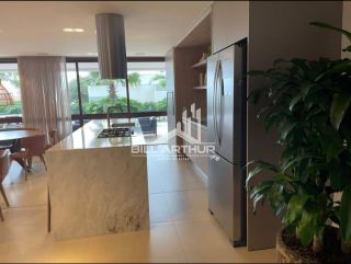 Apartamento Alto Padrão com 4 Suítes em Balneário Piçarras – Sofisticação e Exclusividade!