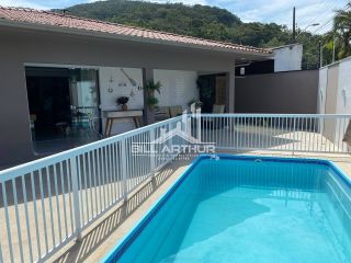 Casa de Alto Padrão em Penha | Localização Privilegiada