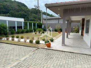 Casa de Alto Padrão em Penha | Localização Privilegiada