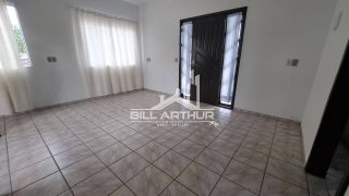Oportunidade! Sobrado sozinho no terreno!