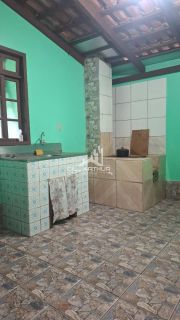 Oportunidade! Sobrado sozinho no terreno!