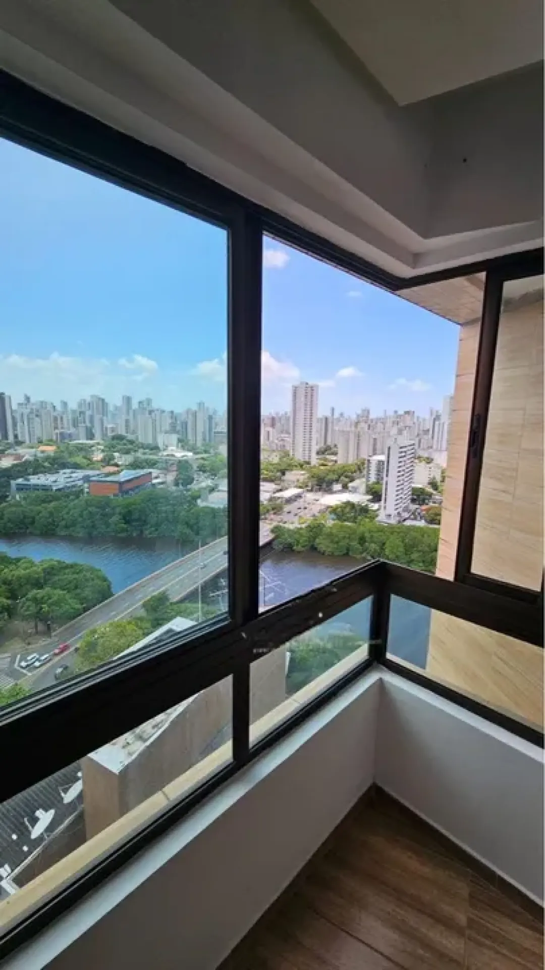 Edf. Latouf Tauk - bairro Madalena, Recife