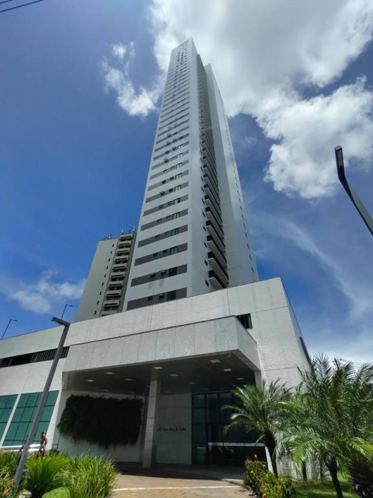 Edf. Beah Class - Bairro Ilha do Leite, Recife.