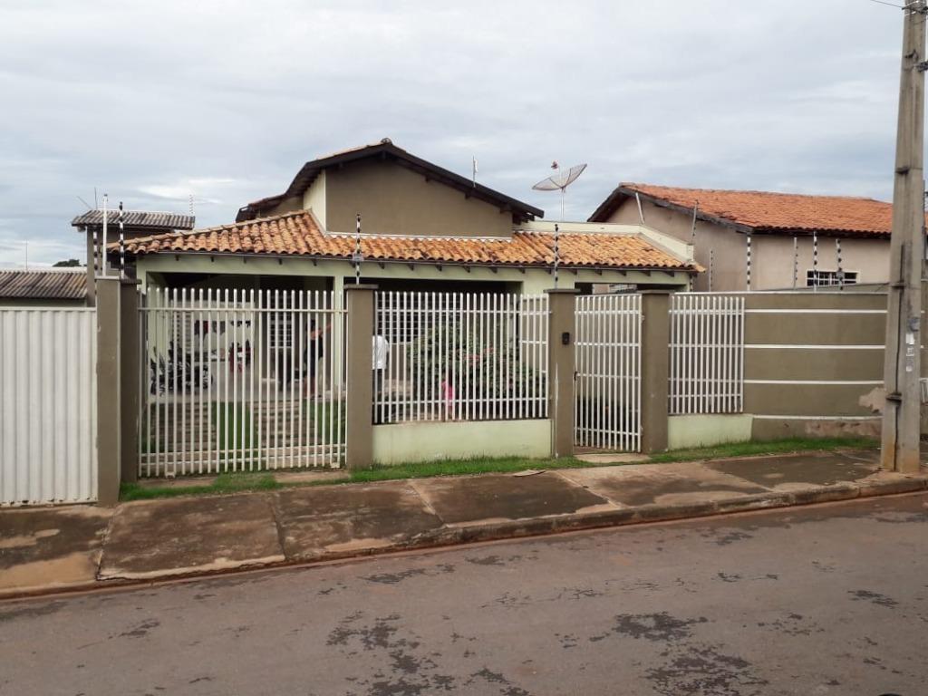 Casa linda com 3 quartos.