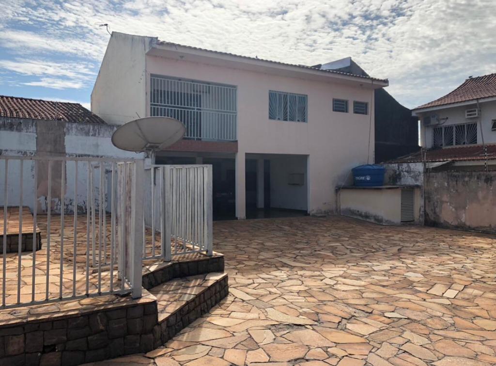 Sobrado com 3 dormitórios à venda, 300 m² por R$ 450.000 - Centro - Várzea Grande/MT