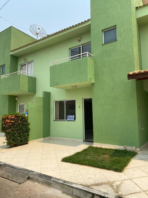 Sobrado lindo com 3 quartos.
