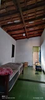 Casa com 2 quartos.