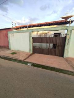 Terreno bom com duas casas.