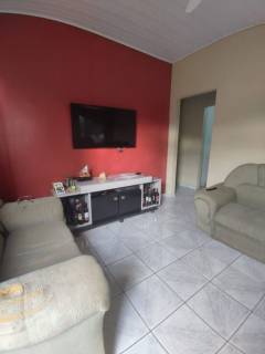 Terreno bom com duas casas.