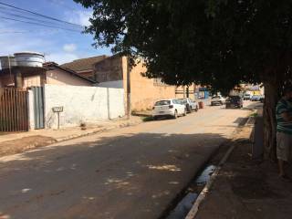 Casa com excelente localização ,proximo a Av. Filinto  Muller