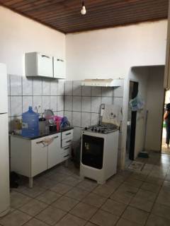Casa com excelente localização ,proximo a Av. Filinto  Muller