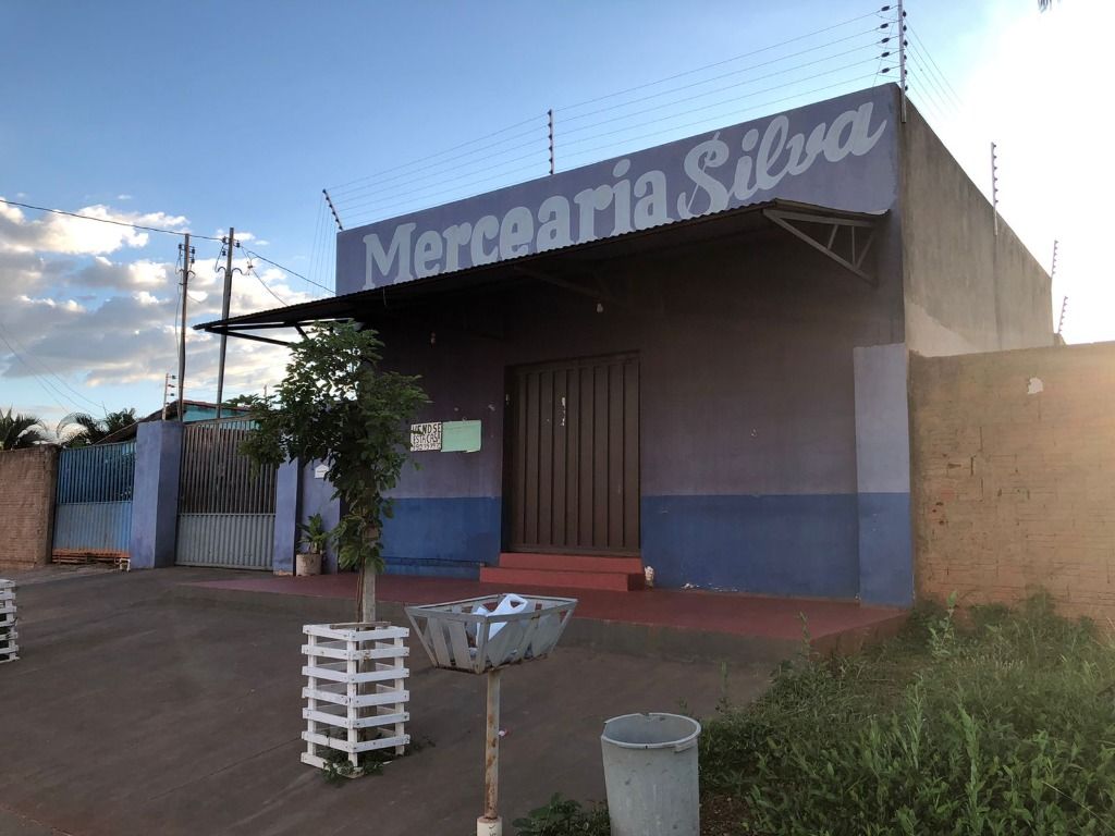 Casa com salão comercial