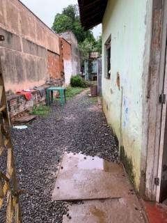 Terreno com duas casas