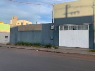 Barracão amplo com 1809 m² .