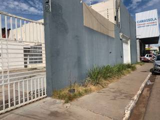 Barracão amplo com 1809 m² .