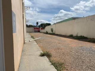 Barracão amplo com 1809 m² .