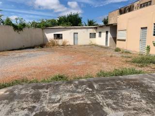 Barracão amplo com 1809 m² .