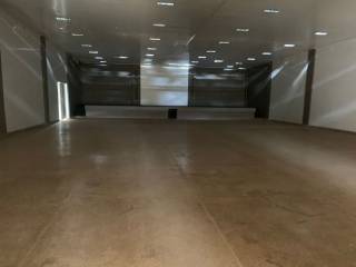 Barracão amplo com 1809 m² .