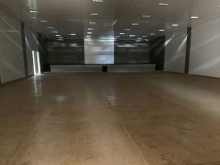 Barracão amplo com 1809 m² .