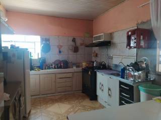 Ótima casa com 6 quartos.