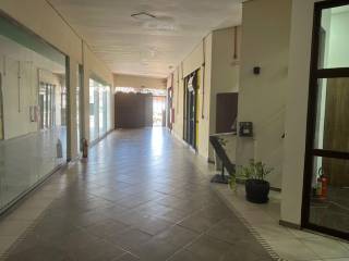Sala comercial com copa e lavabo !!!