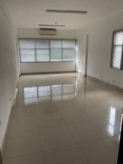 Sala comercial com copa e lavabo !!!