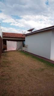 Ótima casa com 2 quartos.