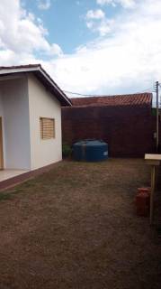 Ótima casa com 2 quartos.