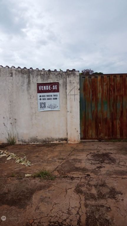 Ótima casa com 2 quartos.