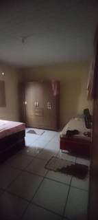 Ótima casa com 2 quartos.