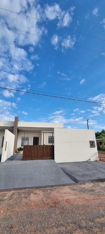 Ótima casa com 2 quartos.