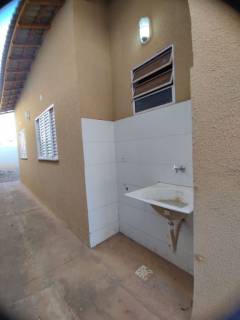 Ótima casa com 2 quartos.
