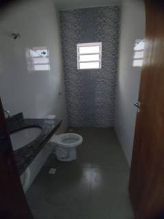 Ótima casa com 2 quartos.