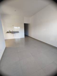 Ótima casa com 2 quartos.