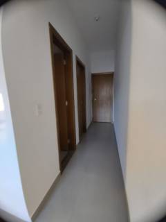Ótima casa com 2 quartos.