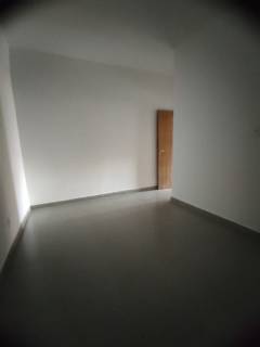 Ótima casa com 2 quartos.