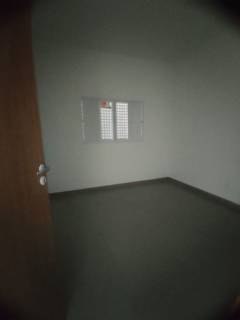 Ótima casa com 2 quartos.