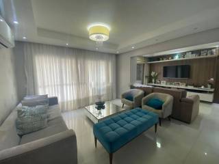 Belo apartamento com 3 suítes.