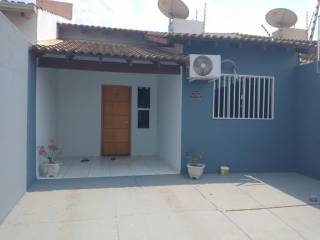 Ótima casa com 2 quartps.
