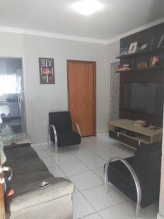 Ótima casa com 2 quartps.